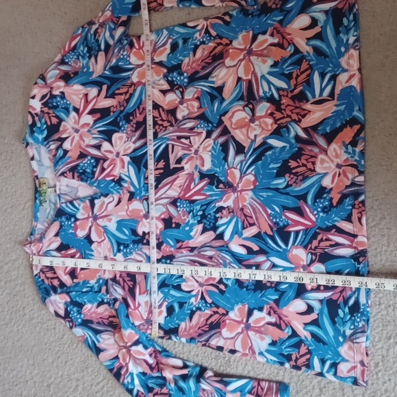 Palm Grove Petite Bell Sleeve Top - Picture 6 of 11